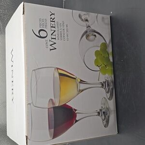 6 piece wine glasses 12pz. Clear